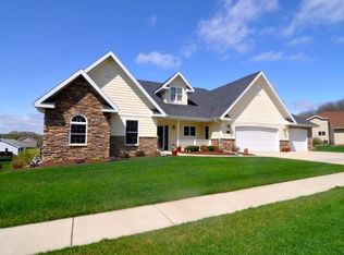 133 Valle Tell Dr, New Glarus, WI 53574