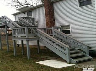 6 Harrison St, Ronkonkoma, NY 11779