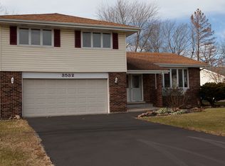 3532 Donovan Dr, Crete, IL 60417