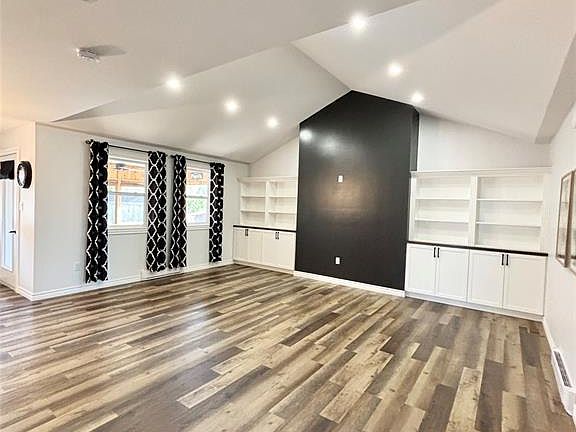 3rd image of 52 Midland Row