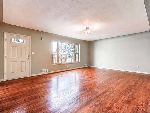 Living Room, Harwoods