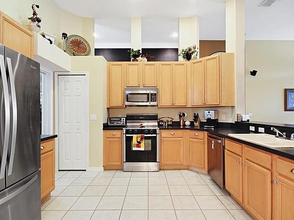 5th image of 13904 Bluewater Cir