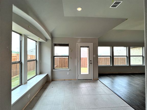 4th image of 105 Jazlyn Dr