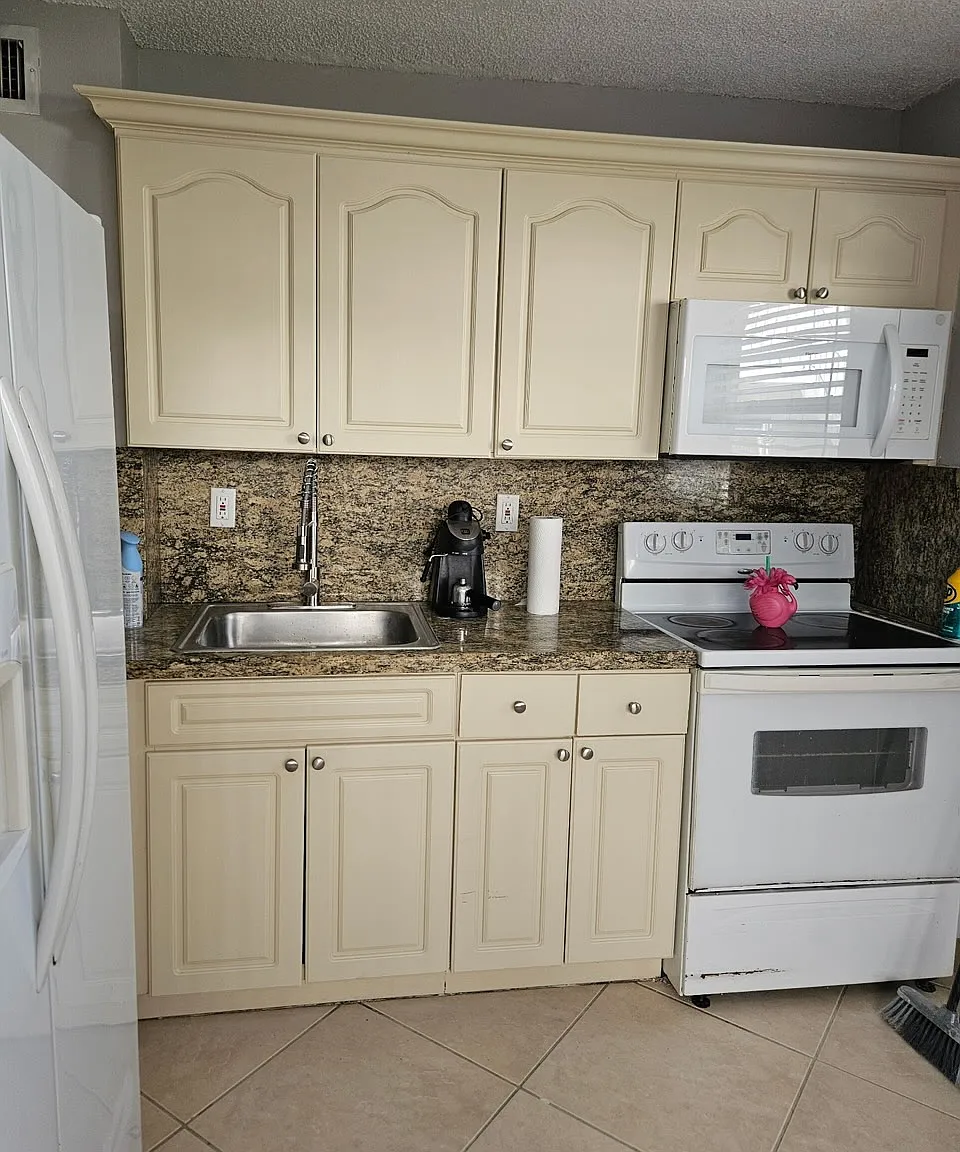 2 bed, 660 sqft, $2,000 — Photo 3