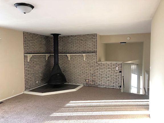 3rd image of 13 Wildwood Ln