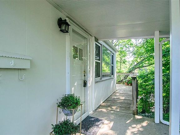 4th image of 600 Cressfield Ln