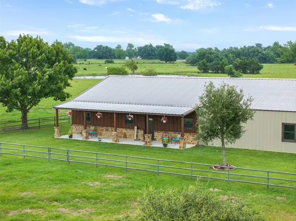 493 Hodde Rd, Carmine, TX 78932