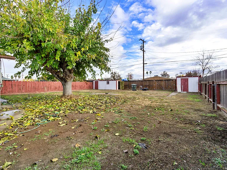 1213 Rogers St — Photo 10