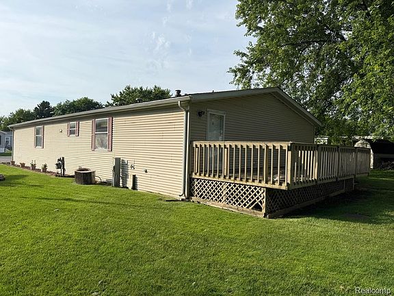 2nd image of 1994 Lovell Ct