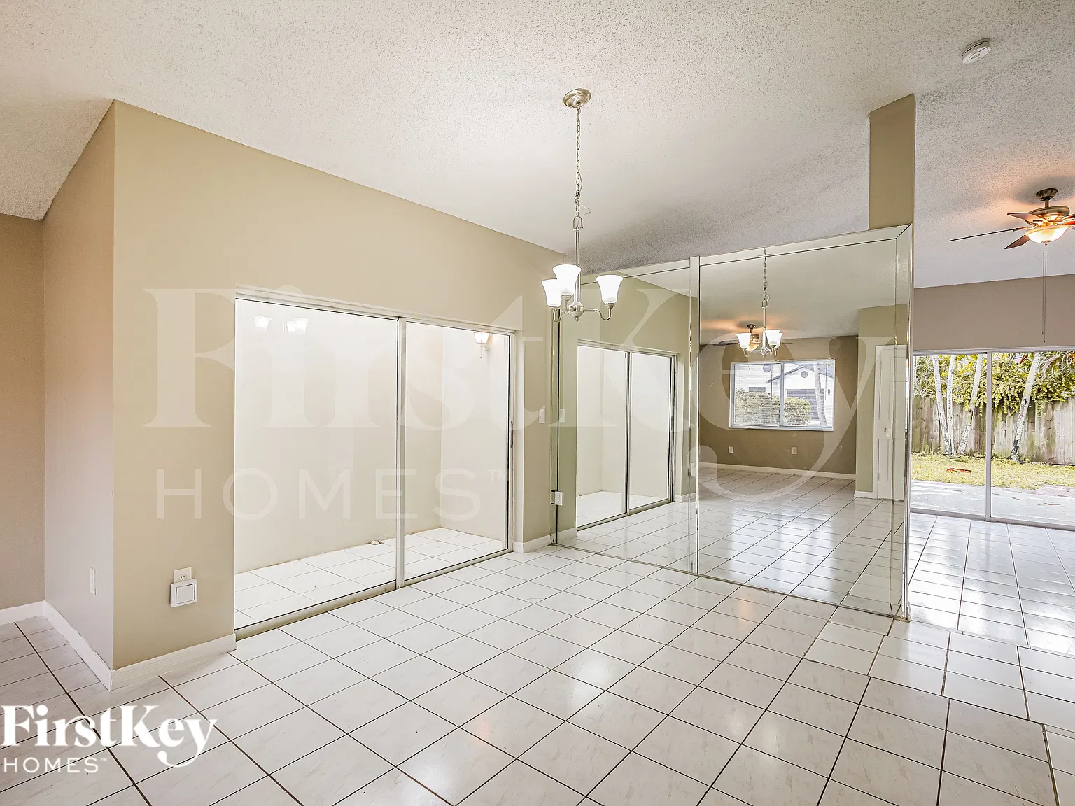 3 bed, 2.0 bath, 1421 sqft, $3,255 — Photo 3