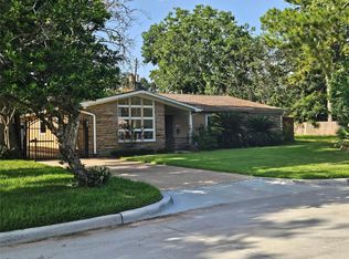 9906 Cedardale Dr, Houston, TX 77055