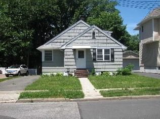 204 Vanderburgh Ave, Rutherford, NJ 07070