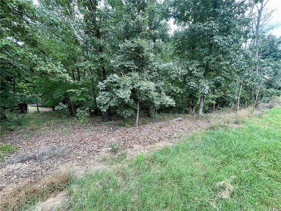 1st image of 13 Sidlaw Hills Dr