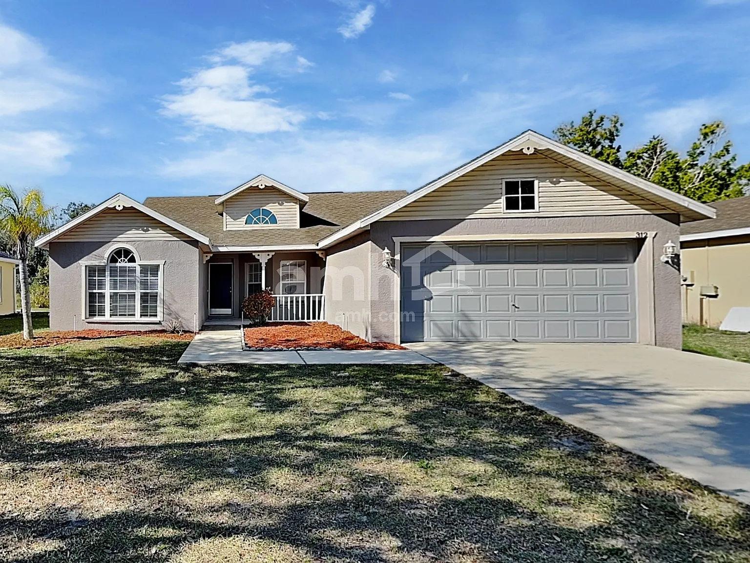 3 bed, 2.0 bath, 1812 sqft, $2,465 — Photo 1
