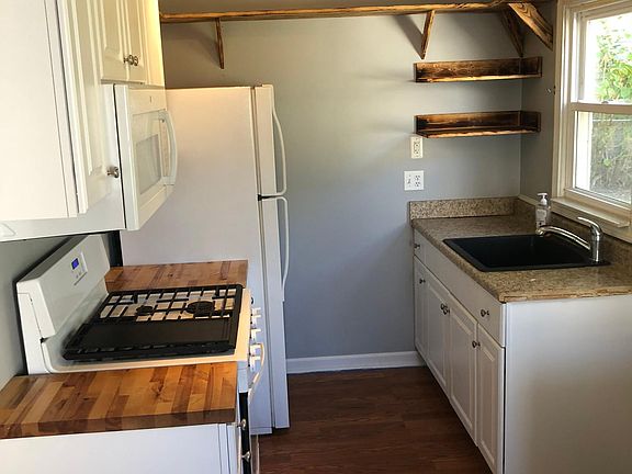 4th image of 2947 Edna Jane Dr