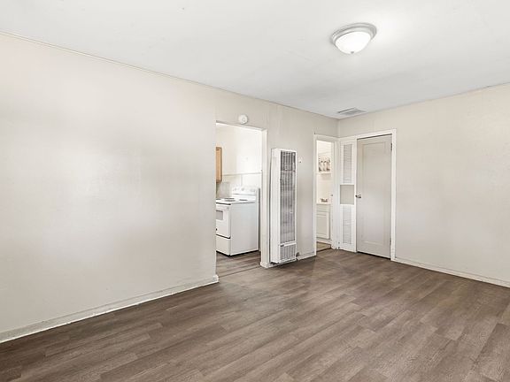 5th image of 207 N Santa Fe Ave #1