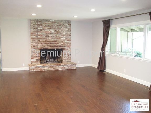 2nd image of 108 Golden Hill Pl