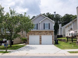 5589 Grande River Rd, College Park, GA 30349