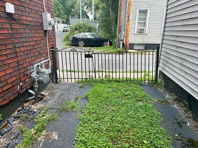 3rd image of 16 River Street
