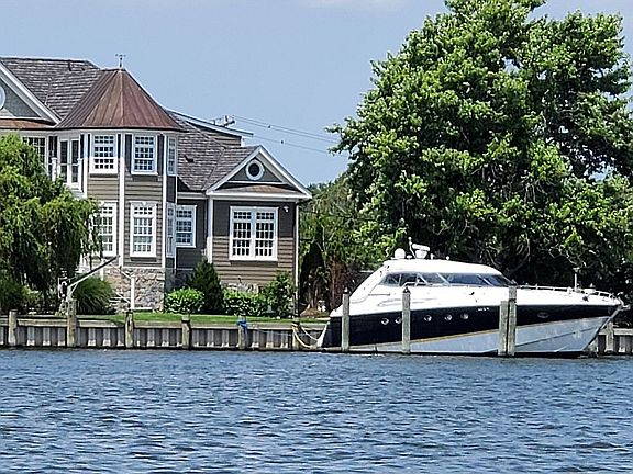 4th image of 428 Shore Dr