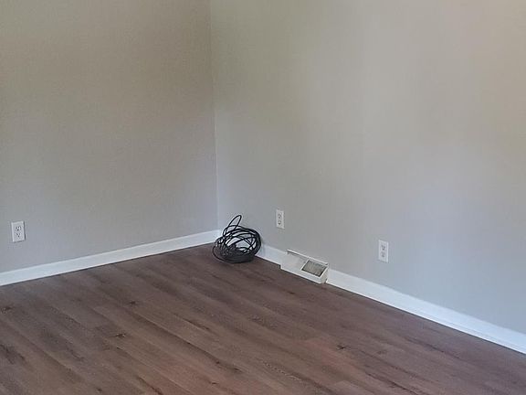 3rd image of 1120 S Park St