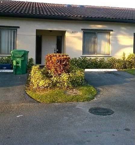 1st image of 3170 La Mirage Dr