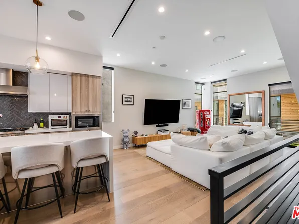 4425 Studio Pl, North Hollywood, CA 91602