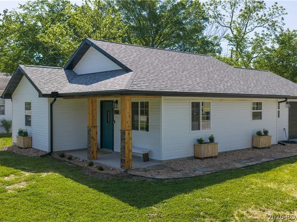 116 Camden Ave, Camdenton, MO 65020