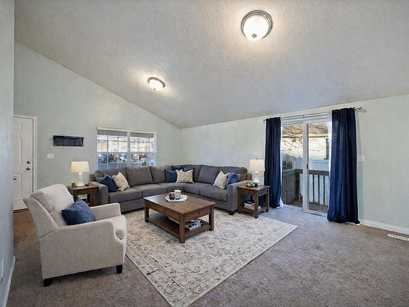 5th image of 167 W Apple Ave N