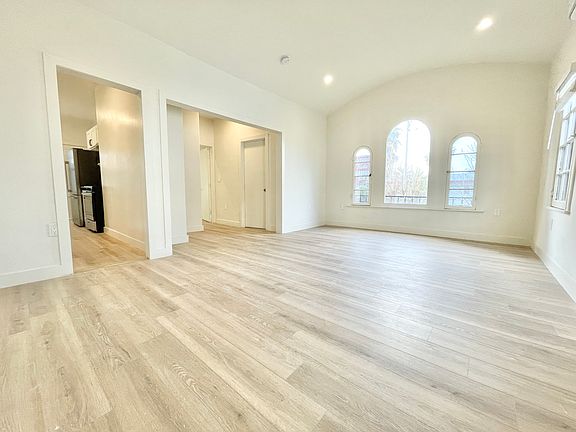 3rd image of 832 N Alta Vista Blvd