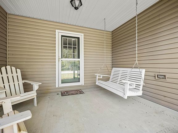 4th image of 466 Kuhlman Dr