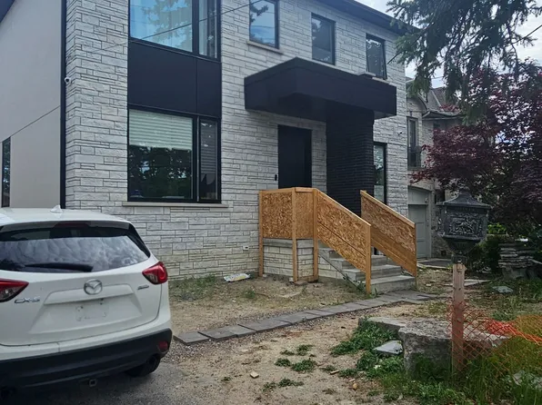 539 Rustic Rd #Basement, Toronto, ON M6L 1X8