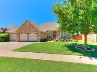 15709 Hatterly Ln, Edmond, OK 73013