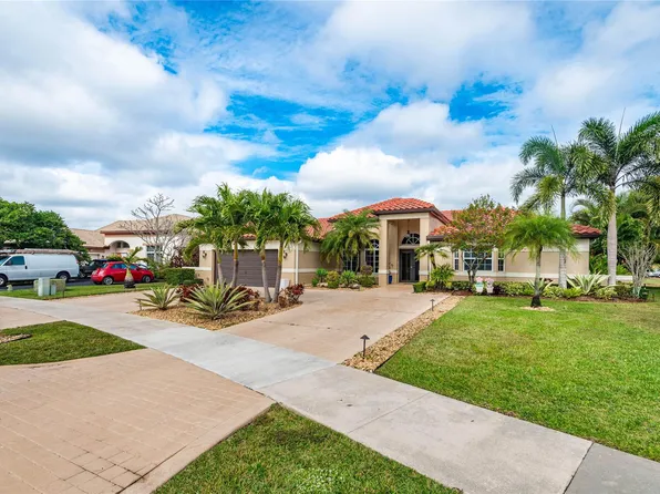 3134 Peachtree Circle, Davie, FL 33328