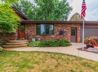 9347 Apollo Rd, Bloomington, IL 61705