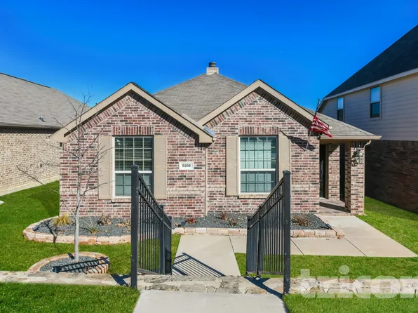 5816 Burgundy Rose Dr, Fort Worth, TX 76123