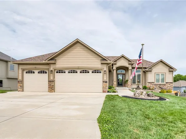 1201 N Holland Dr, Independence, MO 64056