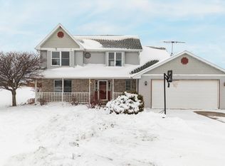 1531 Waukau Rd, Omro, WI 54963