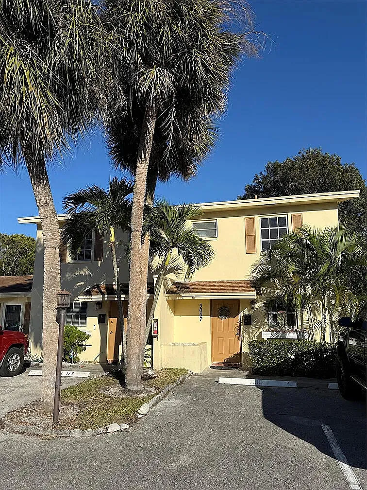 3 bed, 1.5 bath, 1400 sqft, $2,750 — Photo 2