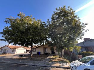 940 N Indiana St #B, Porterville, CA 93257