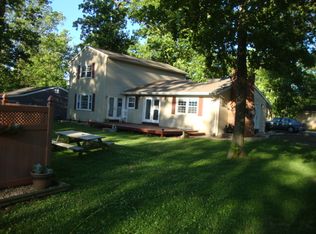 30470 Plum Ln, Girard, IL 62640