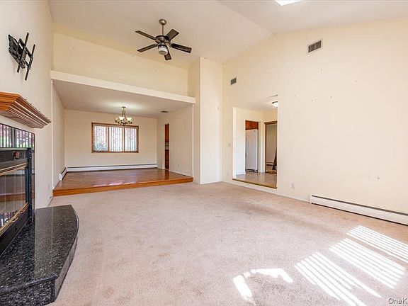 4th image of 167 Maple Avenue