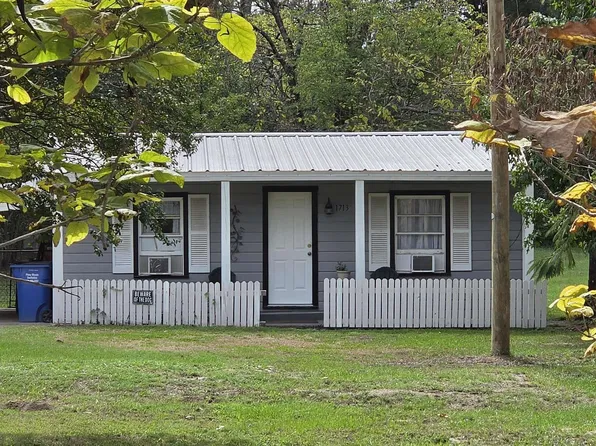 1713 W Frank St, Grand Saline, TX 75140