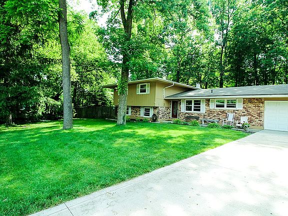 2nd image of 2929 Bruce Ct