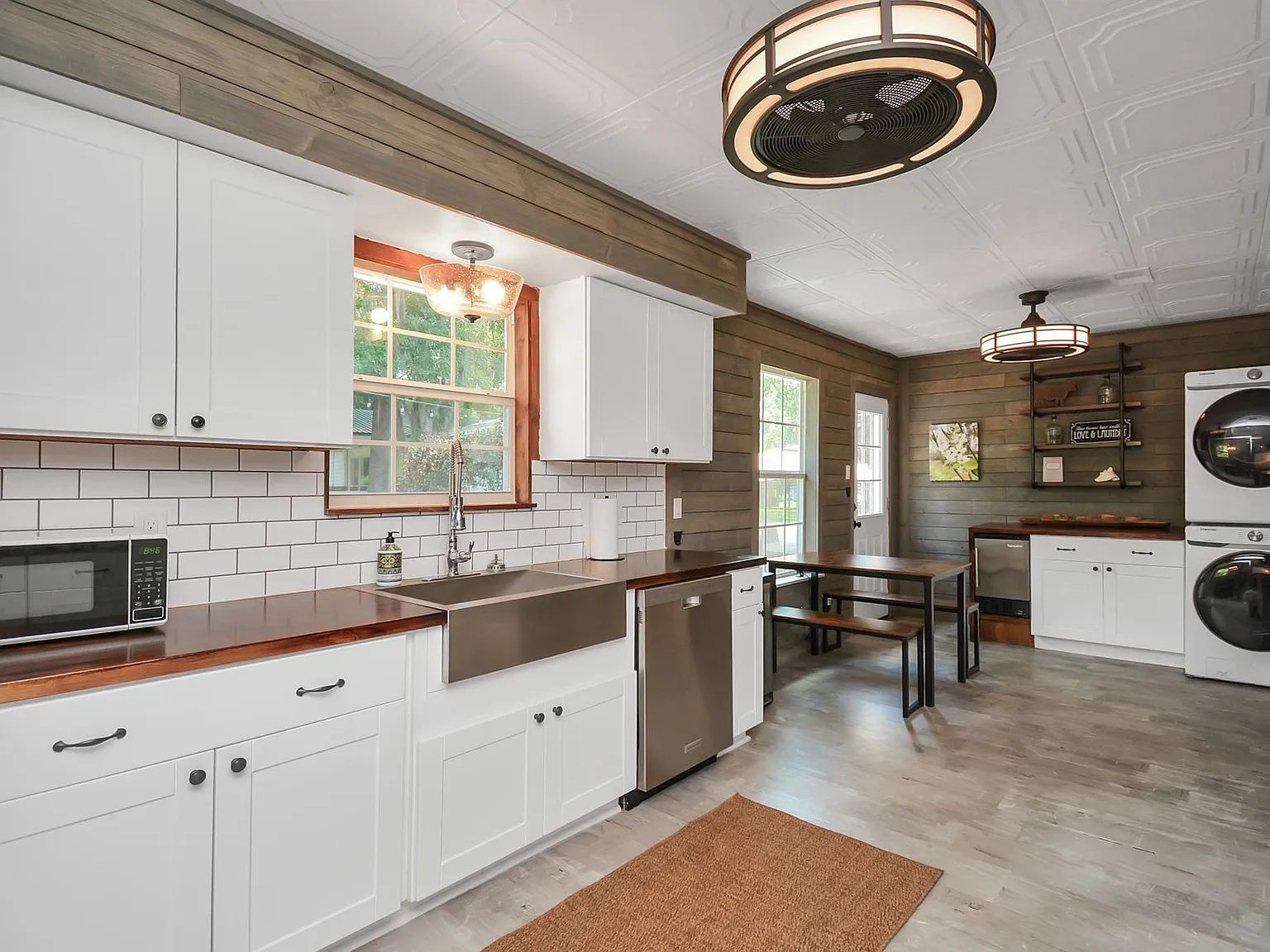 3 bed, 4.0 bath, 1840 sqft, $6,700 — Photo 3