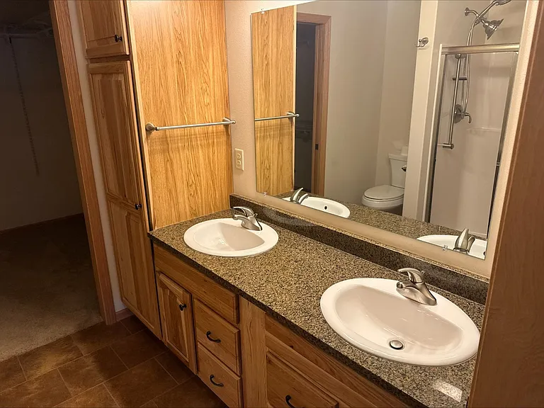 1329 Pinecrest Ln — Photo 3