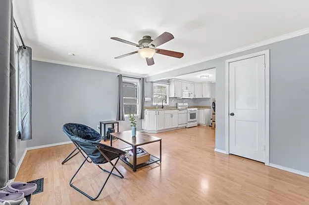 8322 Ellsworth Pl — Photo 3