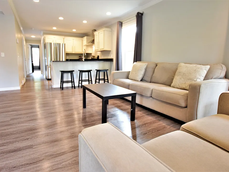 607 S Aurora St #1