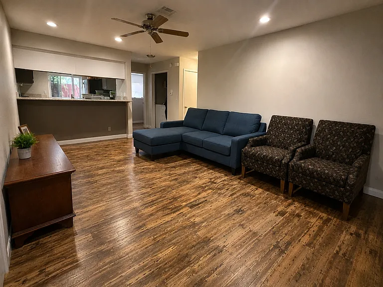 212 Bruce St #A — Photo 4