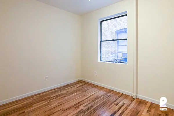 Rented by REZI | media 7